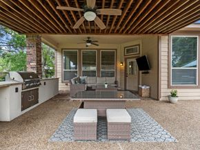 35 Nagshead Place, Spring TX 77389