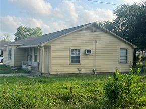 8702 Tewantin Drive, Houston TX 77061