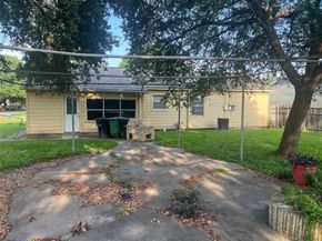 8702 Tewantin Drive, Houston TX 77061
