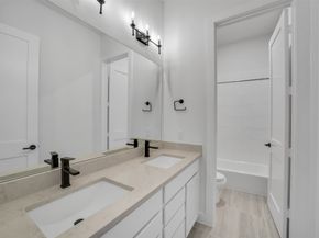 3211 Royal Oaks Hollow Lane, Houston TX 77082