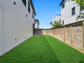 3211 Royal Oaks Hollow Lane, Houston TX 77082