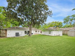 5656 Piping Rock Lane, Houston TX 77056