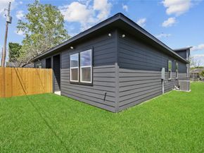 6314 Crest Street, Houston TX 77033