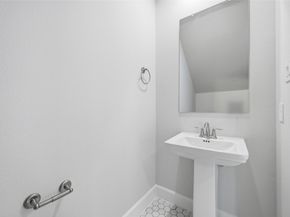 5523 Katy Freeway, Houston TX 77007
