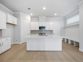 5523 Katy Freeway, Houston TX 77007