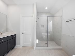 5523 Katy Freeway, Houston TX 77007