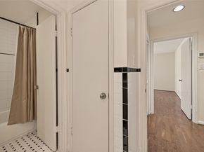 2829 Timmons Lane 144, Houston TX 77027