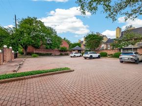 2829 Timmons Lane 144, Houston TX 77027