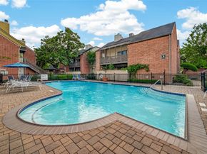2829 Timmons Lane 144, Houston TX 77027