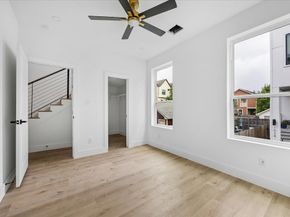 1034 W 17th Street A, Houston TX 77008