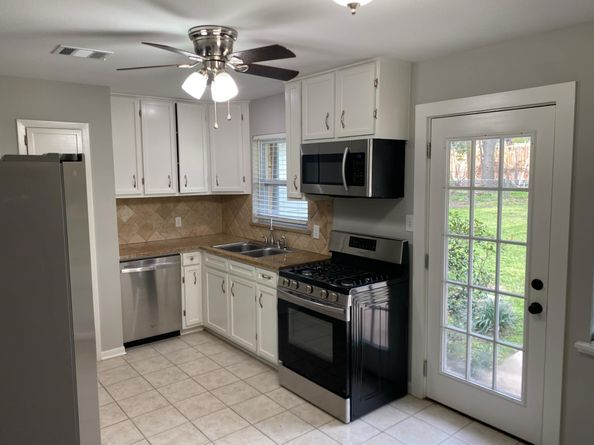 1305 Confederate Road, Houston TX 77055