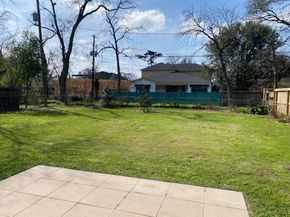 1305 Confederate Road, Houston TX 77055