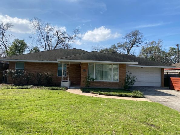 1305 Confederate Road, Houston TX 77055