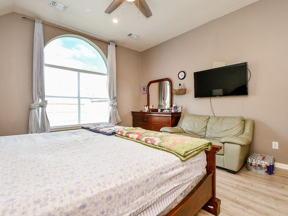 1143 Oxford Mills Lane, Sugar Land TX 77479