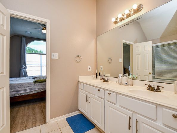 1143 Oxford Mills Lane, Sugar Land TX 77479