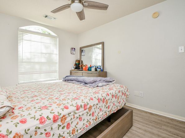 1143 Oxford Mills Lane, Sugar Land TX 77479