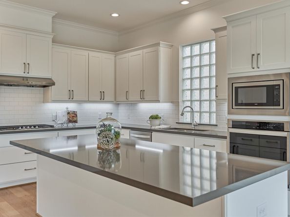 2037 Carlson Creek Drive, The Woodlands TX 77380