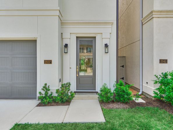 2037 Carlson Creek Drive, The Woodlands TX 77380