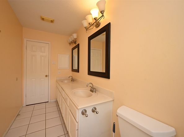 6419 Sutter Park Lane, Houston TX 77066