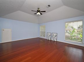 6419 Sutter Park Lane, Houston TX 77066