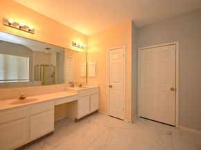 6419 Sutter Park Lane, Houston TX 77066