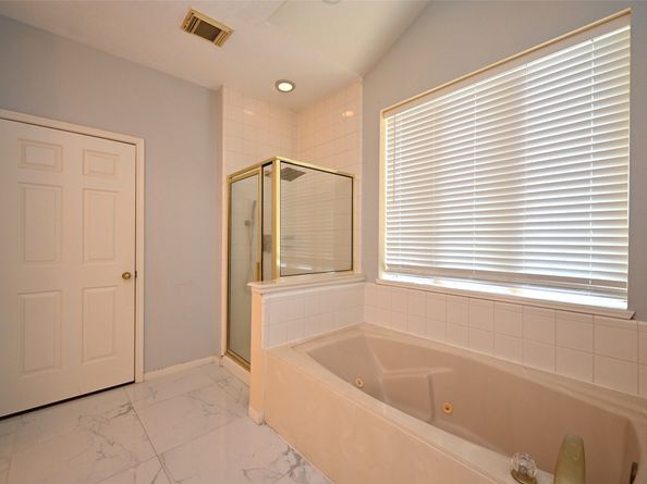 6419 Sutter Park Lane, Houston TX 77066