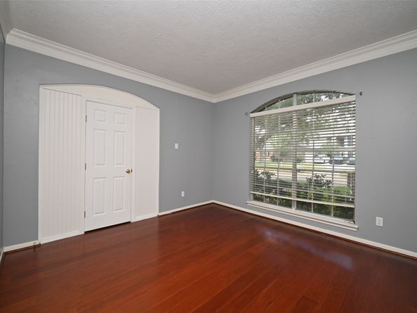 6419 Sutter Park Lane, Houston TX 77066