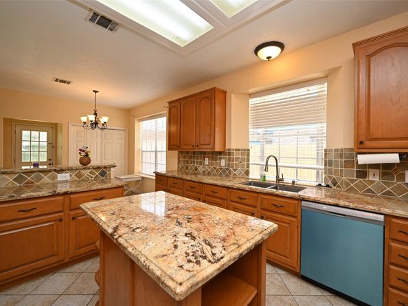 6419 Sutter Park Lane, Houston TX 77066