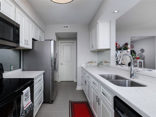 14655 Champion Forest Drive 905, Houston TX 77069