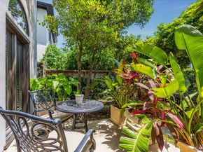 37 Hackberry Lane, Houston TX 77027
