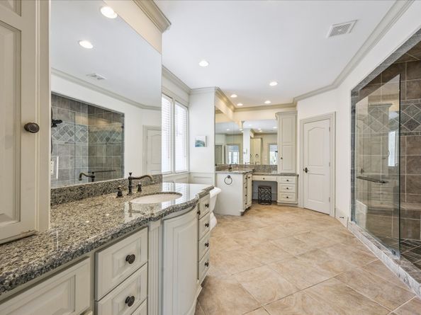 37 Hackberry Lane, Houston TX 77027