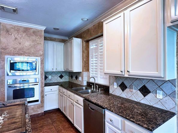 8322 Castle Pond Court, Houston TX 77095