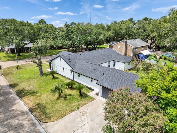 11402 Ash Creek Drive, Houston TX 77043
