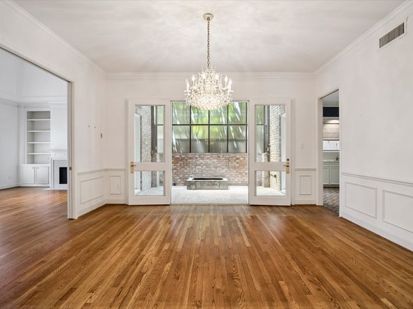 6103 Valley Forge Drive C, Houston TX 77057