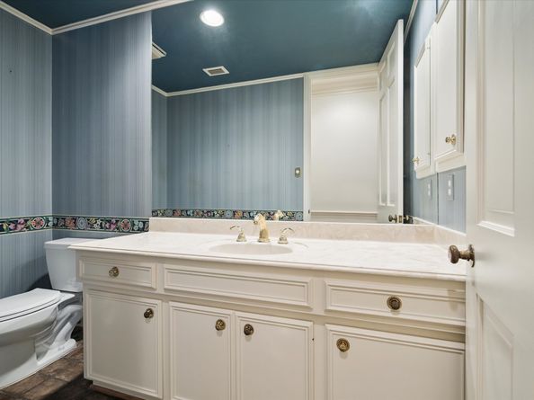 6103 Valley Forge Drive C, Houston TX 77057