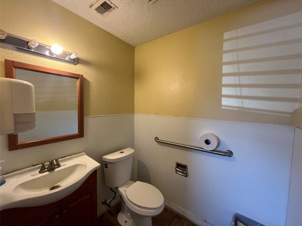 7941 Dockal Road, Houston TX 77028