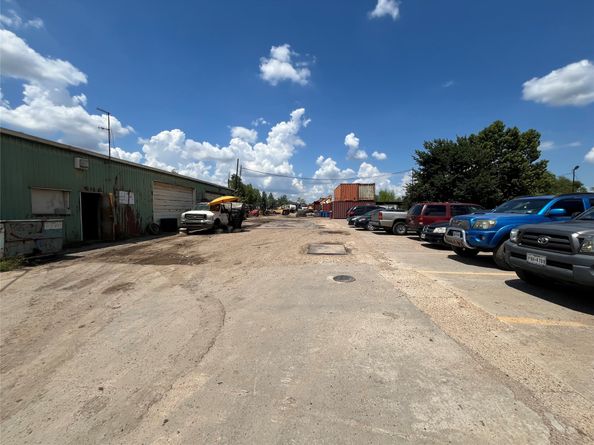 7941 Dockal Road, Houston TX 77028