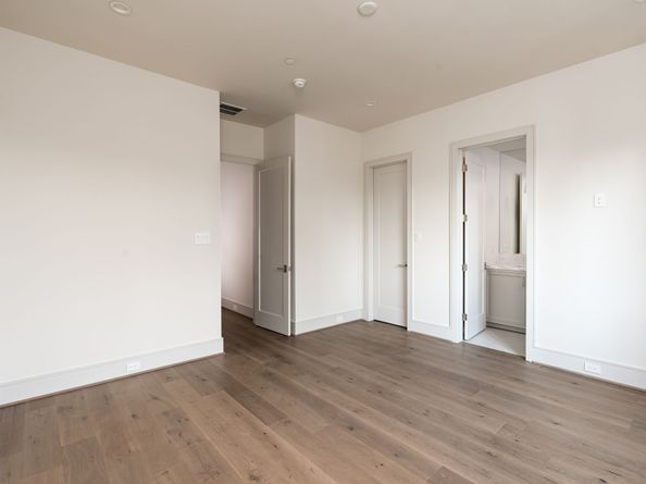 1215 W Pierce Street, Houston TX 77019