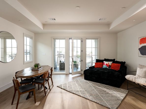 1215 W Pierce Street, Houston TX 77019