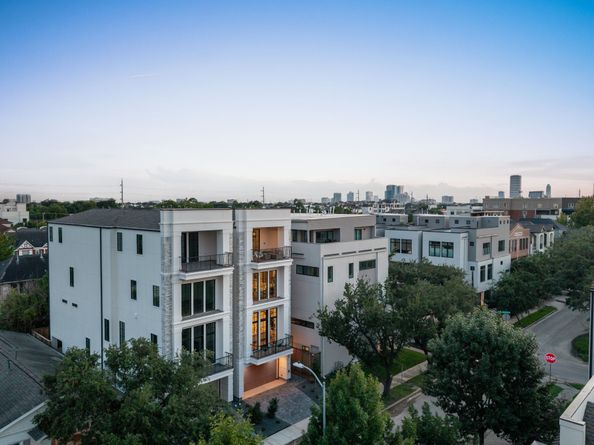 1215 W Pierce Street, Houston TX 77019