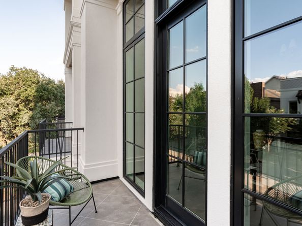 1215 W Pierce Street, Houston TX 77019