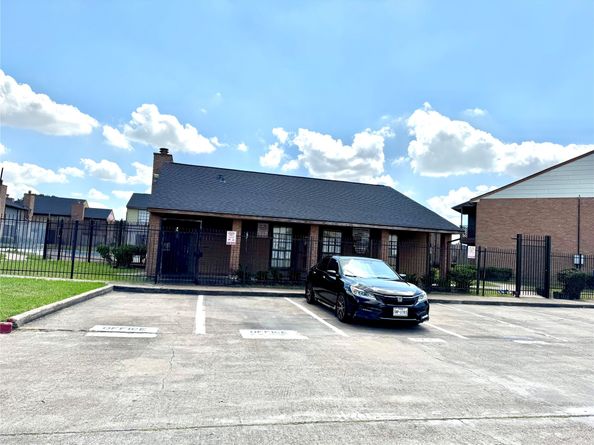 9090 S Braeswood Boulevard 47, Houston TX 77074