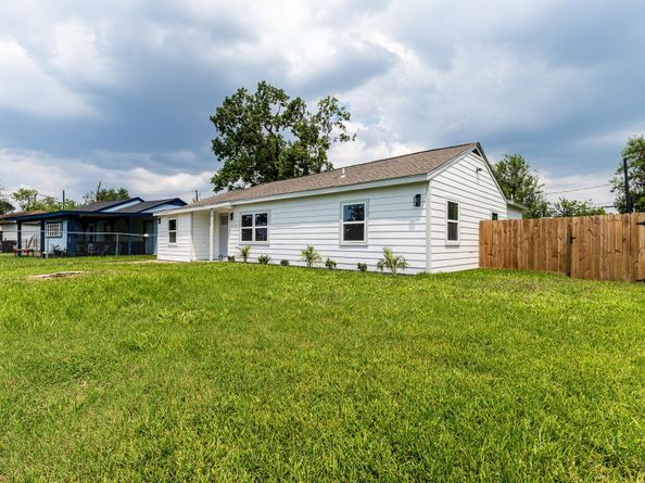 9529 Fairland Drive, Houston TX 77051