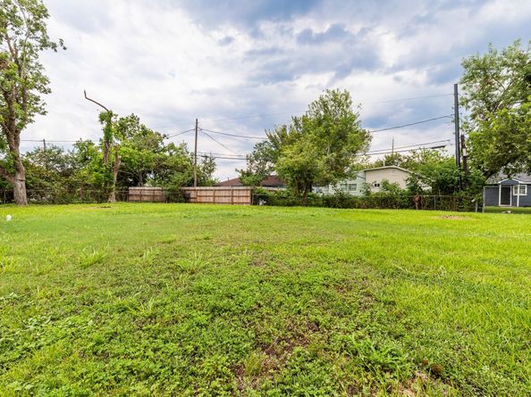 9529 Fairland Drive, Houston TX 77051