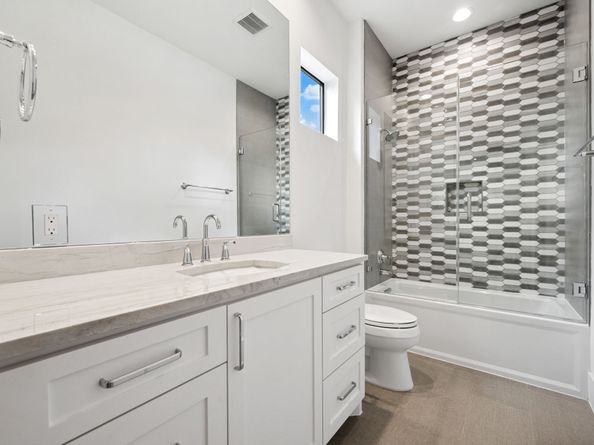 2320 Bartlett Street, Houston TX 77098