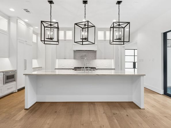 2320 Bartlett Street, Houston TX 77098