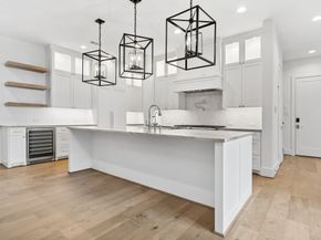 2320 Bartlett Street, Houston TX 77098