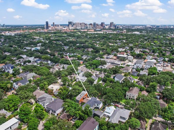 2320 Bartlett Street, Houston TX 77098