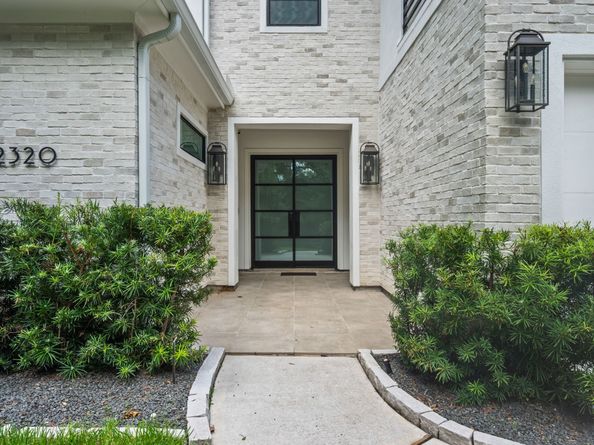 2320 Bartlett Street, Houston TX 77098