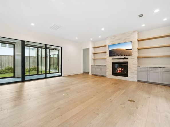 2320 Bartlett Street, Houston TX 77098